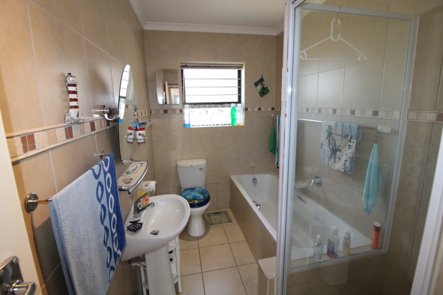 3 Bedroom Property for Sale in Denneoord Western Cape